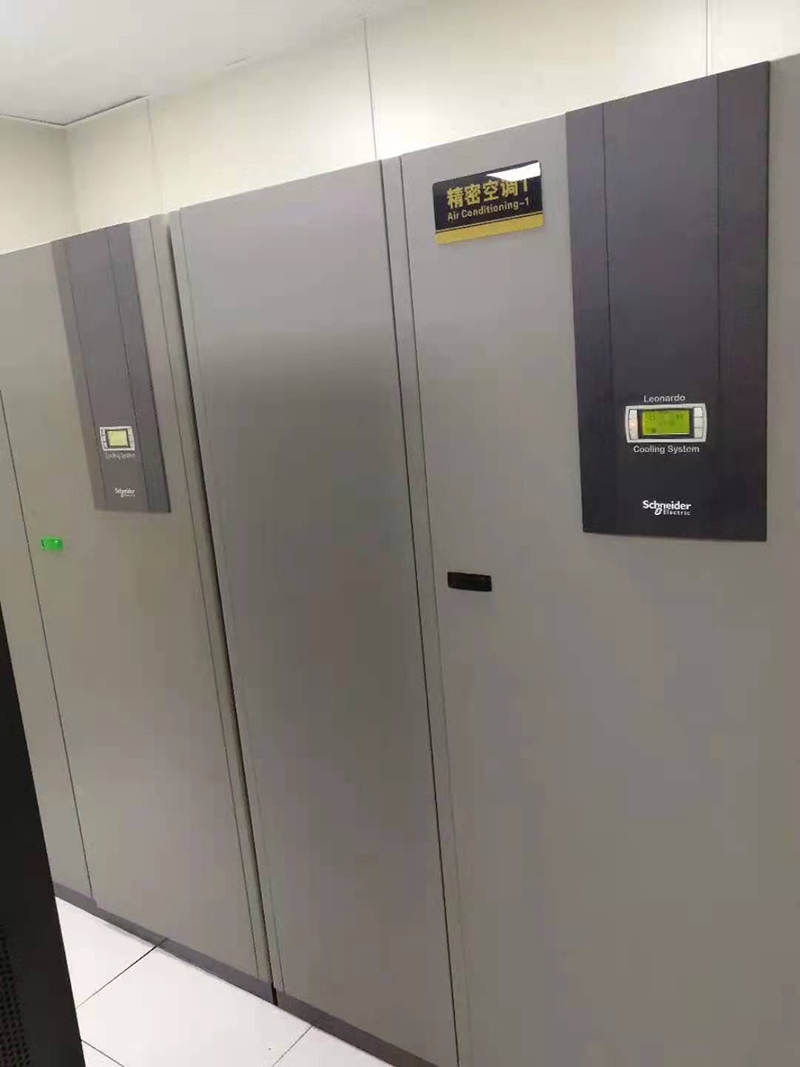 十堰某研究院-施耐德雷納多系列精密空調(diào)